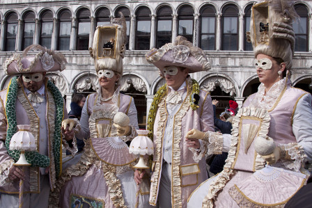 Carnevale Quad in Pink